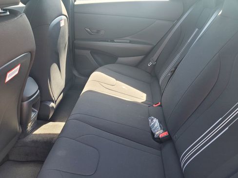 New 2025 Hyundai Elantra SEL image 12
