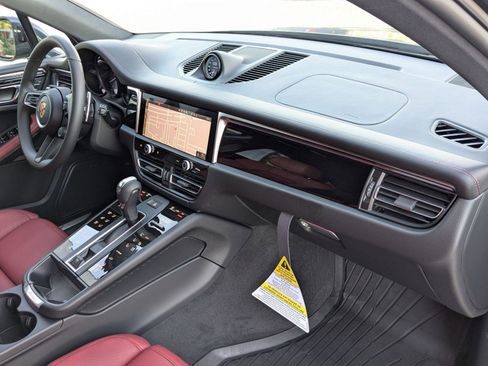New 2026 Porsche Macan S image 26