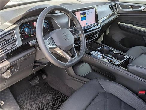 Used 2024 Volkswagen Atlas Cross Sport SE w/ Panoramic Sunroof Package AWD/4WD image 10