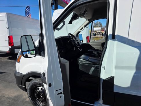 Used 2022 Ford Transit 250 Medium Roof AWD w/ Load Area Protection Package image 13