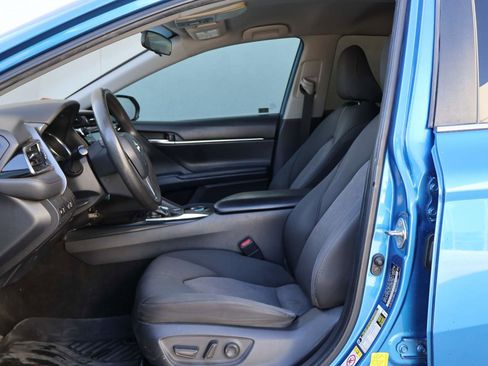 Used 2019 Toyota Camry LE image 8