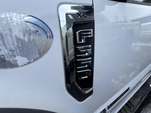 Used 2019 Ford F550 4x4 Regular Cab Super Duty image 5