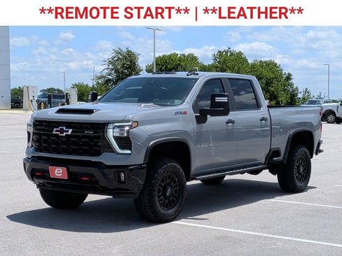 Used 2024 Chevrolet Silverado 2500 ZR2 w/ Technology Package AWD/4WD image 3