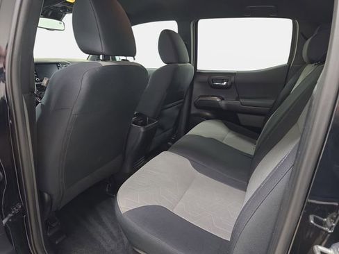 Used 2021 Toyota Tacoma TRD Off-Road AWD/4WD image 12