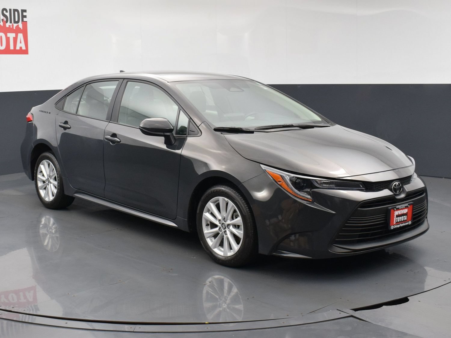 Used 2025 Toyota Corolla LE w/ LE Premium Package FWD image 6