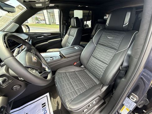 Certified 2024 Cadillac Escalade Premium Luxury Platinum image 19