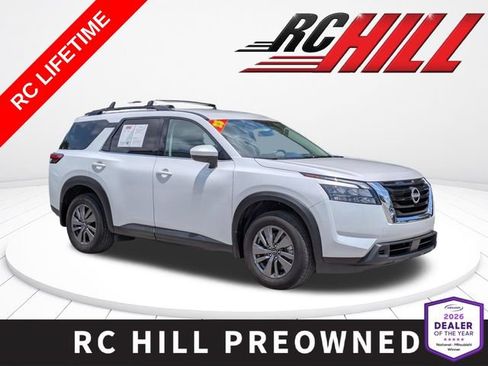 Used 2025 Nissan Pathfinder SV FWD image 1