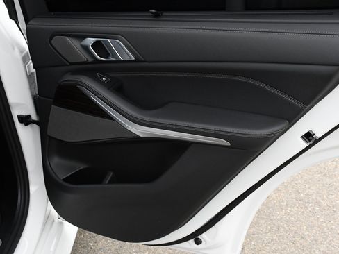 Used 2020 BMW X5 M50i w/ Executive Package image 20