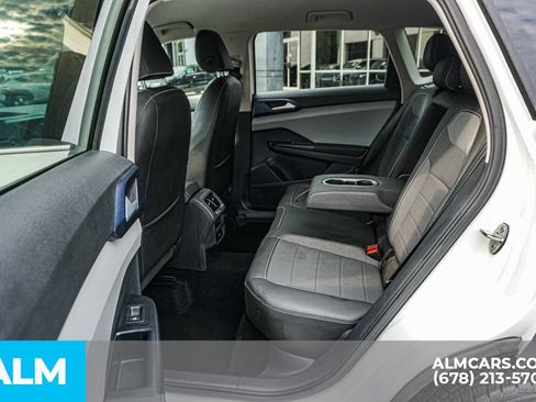 Used 2024 Volkswagen Taos SE FWD image 21