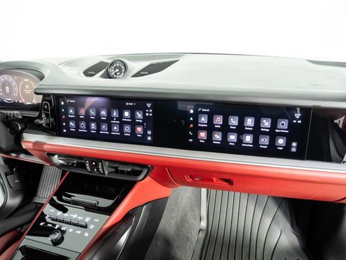 Certified 2024 Porsche Cayenne Coupe image 26