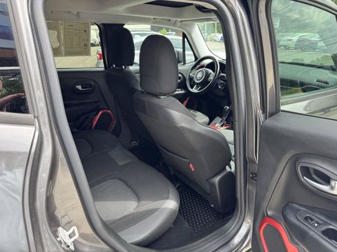 Used 2016 Jeep Renegade Trailhawk AWD/4WD image 13