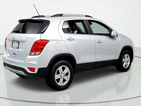 Used 2019 Chevrolet Trax LT w/ LT Convenience Package AWD/4WD image 5