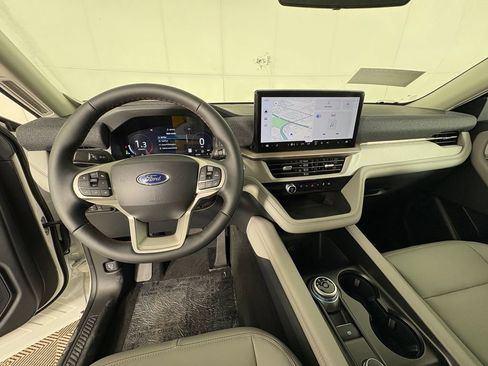 New 2026 Ford Explorer Active w/ Active Comfort Package RWD image 7