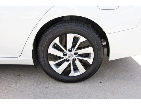 Used 2024 Nissan Altima 2.5 S FWD image 5
