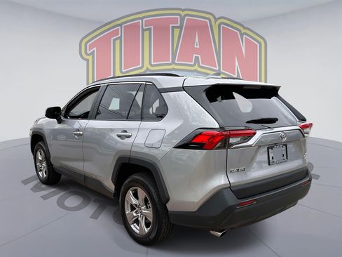 Used 2025 Toyota RAV4 XLE AWD/4WD image 3