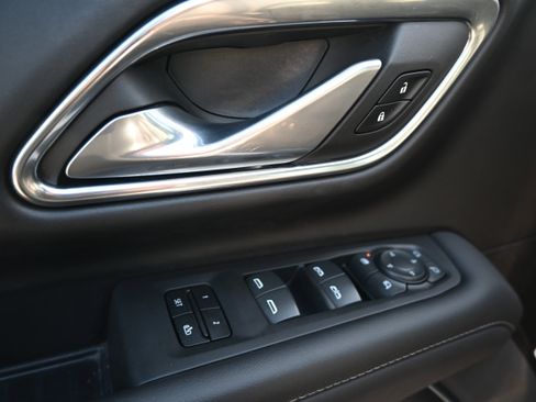 Used 2023 Chevrolet Tahoe Z71 w/ Z71 Off-Road Package image 17