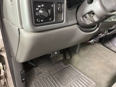 Used 2006 Chevrolet Silverado 1500 LT w/ Light Duty Power Package image 25