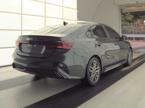 Used 2022 Kia Forte GT-Line FWD image 4