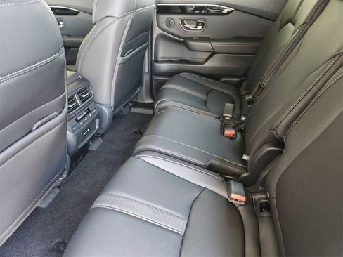 New 2025 Honda Pilot Touring image 14