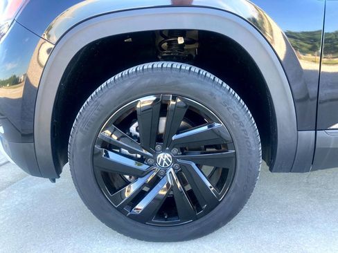 Used 2023 Volkswagen Atlas Cross Sport SE w/ Black Wheel Package AWD/4WD image 24