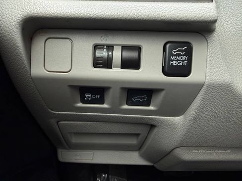 Used 2014 Subaru Forester 2.5i Limited AWD/4WD image 12