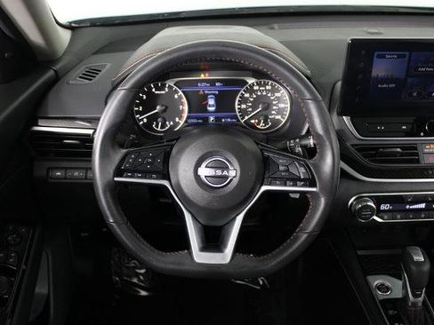 Certified 2025 Nissan Altima 2.5 SR w/ SR Premium Package FWD image 10