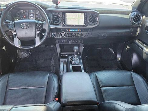 Used 2023 Toyota Tacoma TRD Off-Road w/ TRD Premium Off Road Package AWD/4WD image 18