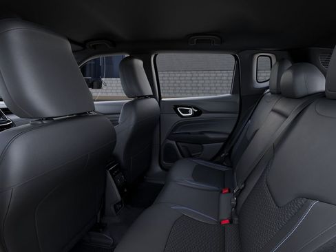 New 2026 Jeep Compass Latitude AWD/4WD image 24