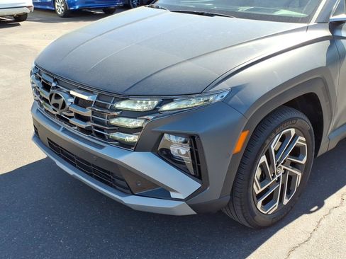 Certified 2025 Hyundai Tucson Limited AWD/4WD image 8