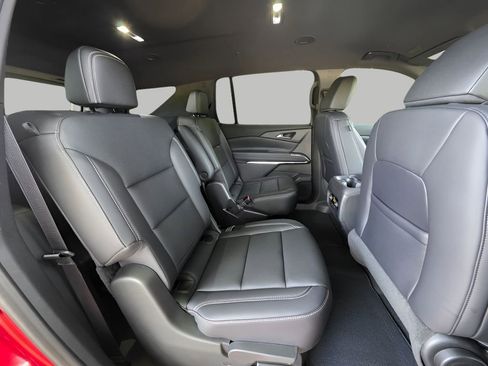 New 2026 Chevrolet Traverse LT w/ LPO, Floor Liner Package AWD/4WD image 9