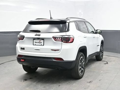 Used 2025 Jeep Compass Trailhawk AWD/4WD image 6