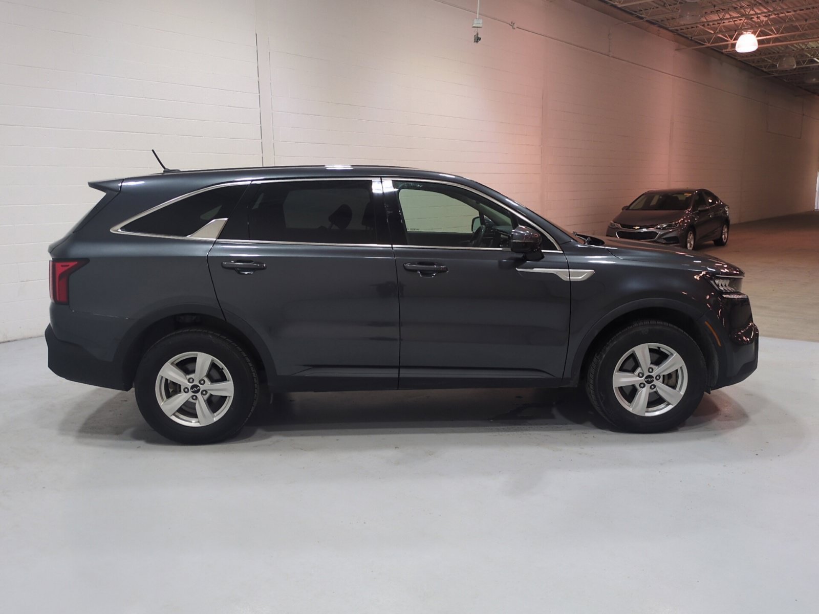 Used 2022 Kia Sorento LX AWD/4WD image 5
