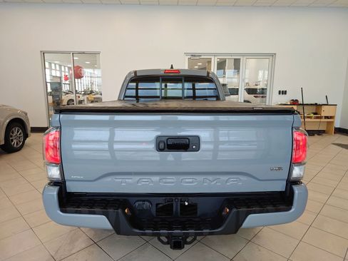Used 2021 Toyota Tacoma TRD Sport image 4