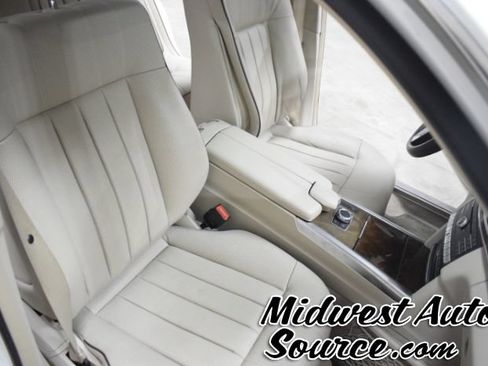 Used 2016 Mercedes-Benz E 400 4MATIC Sedan image 31