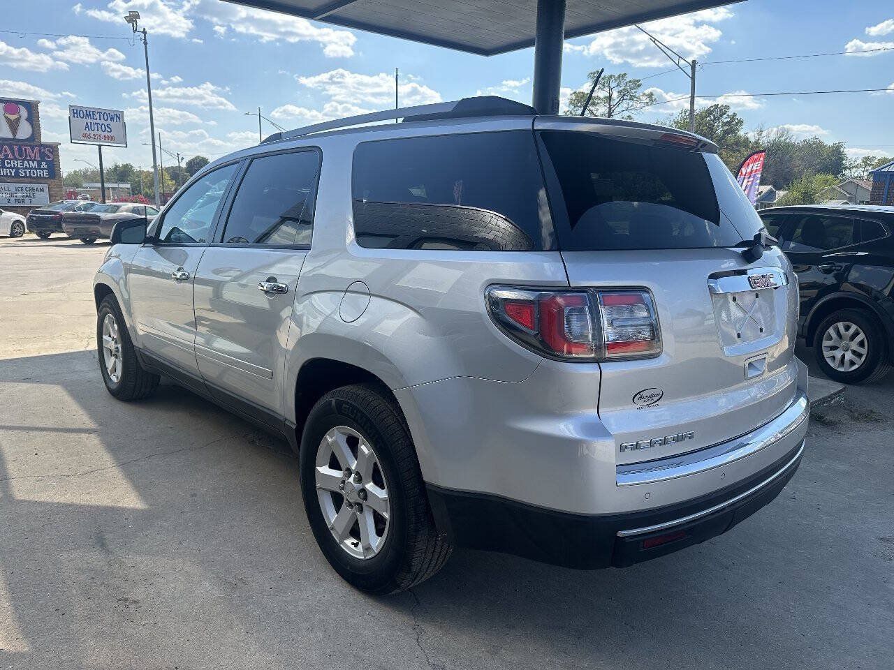 Used 2013 GMC Acadia SLE FWD image 6
