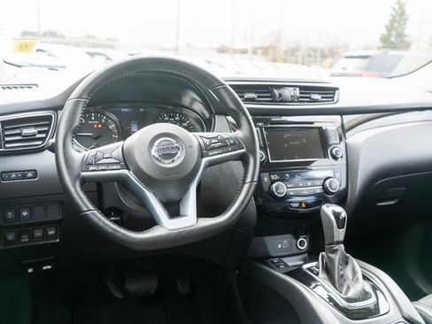 Used 2022 Nissan Rogue Sport SV w/ Technology Package image 14