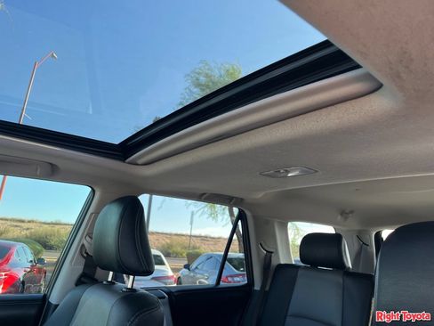 Certified 2024 Toyota 4Runner SR5 Premium w/ Moonroof Package AWD/4WD image 32