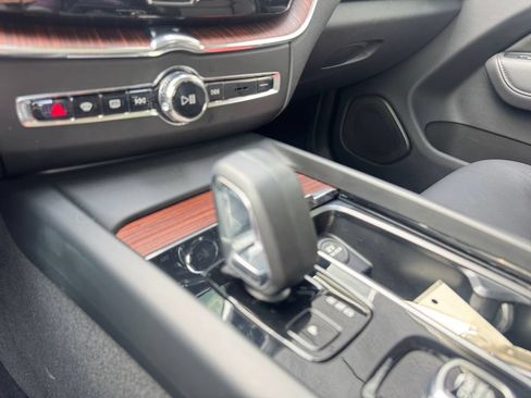 Certified 2023 Volvo XC60 B5 Plus w/ Climate Package AWD/4WD image 17