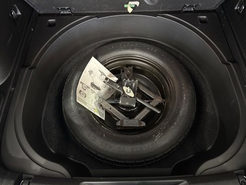 Used 2017 Jeep Cherokee Latitude w/ Comfort/Convenience Group image 34