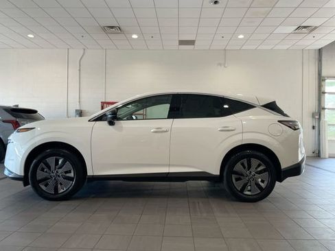 Used 2025 Nissan Murano SL AWD/4WD image 2