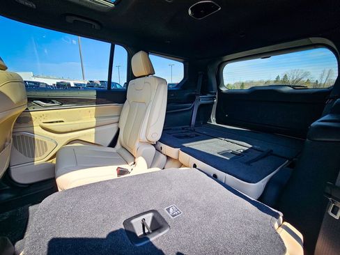 New 2026 Jeep Grand Cherokee L Limited AWD/4WD image 34