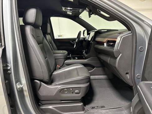 Used 2025 GMC Yukon Denali AWD/4WD image 22