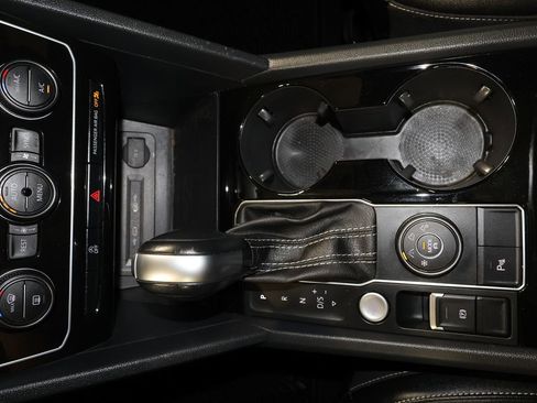 Used 2022 Volkswagen Atlas SE image 14