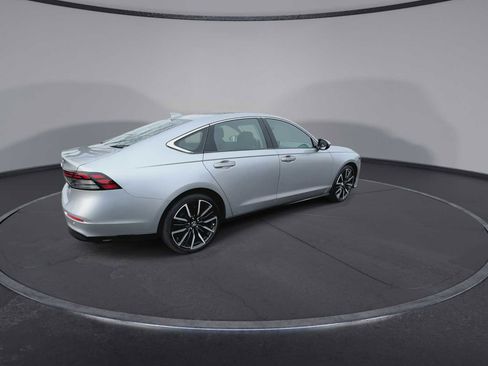 Used 2023 Honda Accord Touring image 8