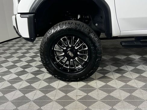 Used 2024 GMC Sierra 3500 AT4 image 13