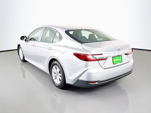 Used 2025 Toyota Camry LE w/ Convenience Package image 7