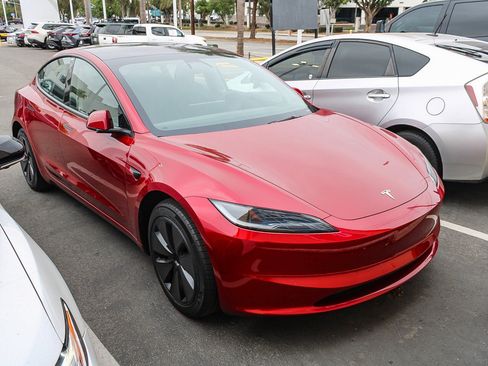Used 2025 Tesla Model 3 Long Range RWD image 3