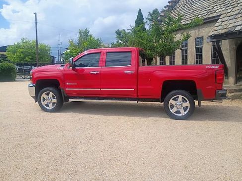 Used 2015 Chevrolet Silverado 2500 LTZ w/ LTZ Plus Package AWD/4WD image 10