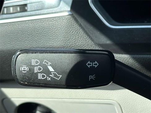 Certified 2022 Volkswagen Tiguan SE image 29