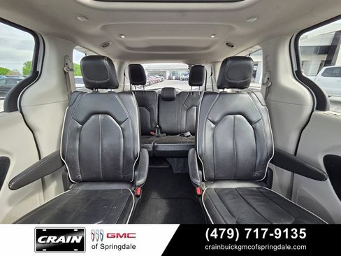 Used 2022 Chrysler Pacifica Limited FWD image 29